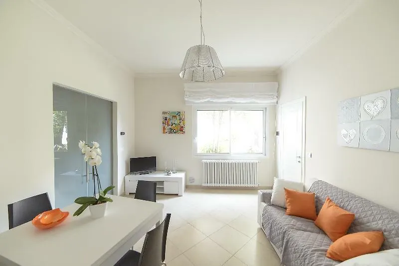 Villa Thomas Imperia 3*,